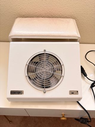 2 Aspiradores profesionales con sus reposamanos.