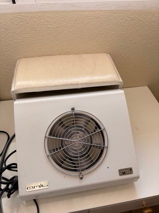 2 Aspiradores profesionales con sus reposamanos.