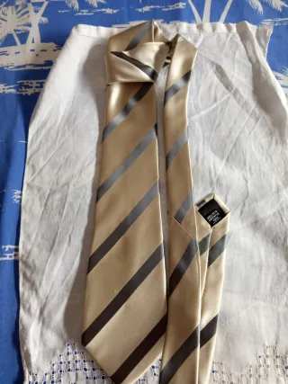 Corbata de caballero beige y gris