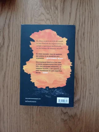 Un chico y su perro en el fin del mundo