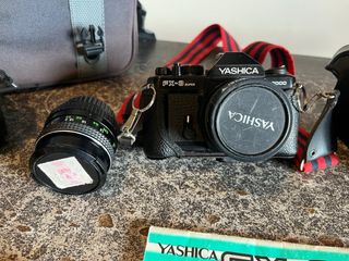 Yashica FX3 Super 2000 para restaurar + Accesorios