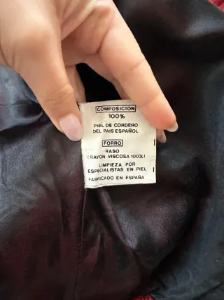 Cazadora cuero vintage roja