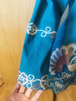 Abrigo/vestido bordado aves talla 38