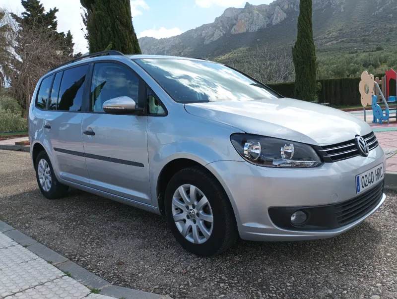 Volkswagen Touran 1.6 TDI Advance BMT 2013