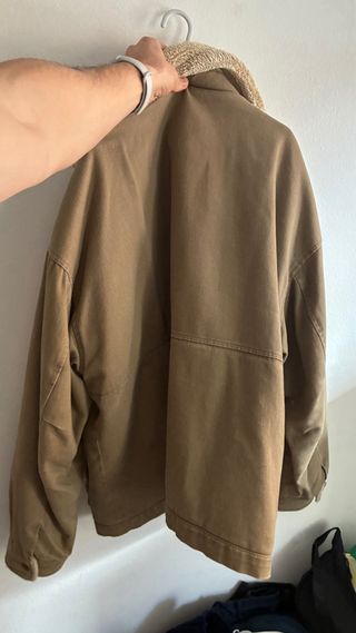 Chaqueta verde oliva con forro de borreguito