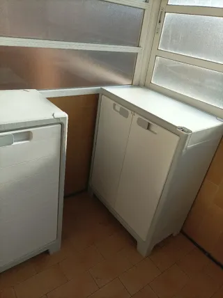 4 Armarios de PVC son 4 bajos y uno alto