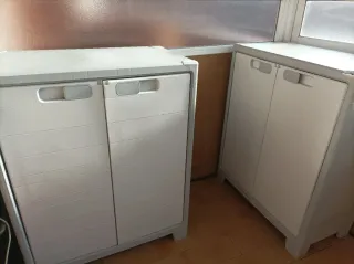 4 Armarios de PVC son 4 bajos y uno alto