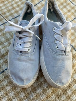 Zapatillas deportivas celestes t.36