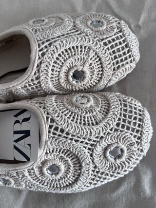 Manoletinas Zara Beige Crochet con Pedrería