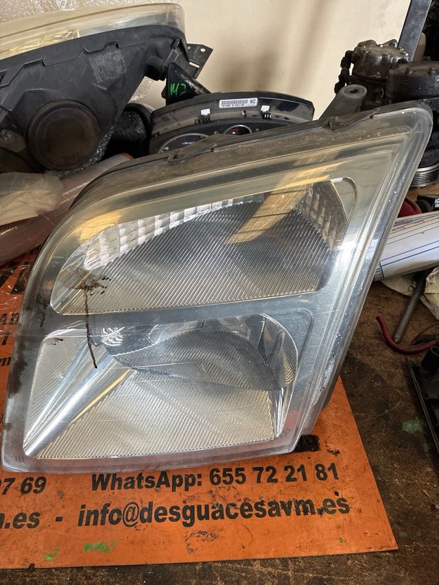 Faro Delantero Izquierdo Ford Tourneo 2002