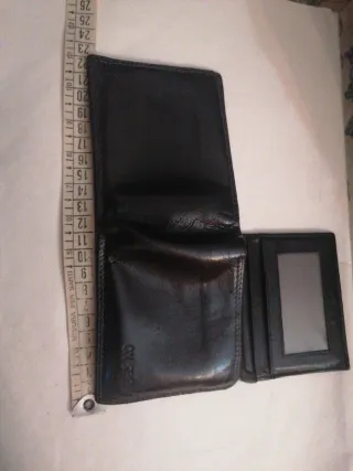 Portafoglio uomo nero similpelle