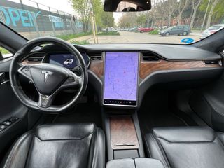 Tesla Model S 2019