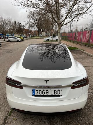 Tesla Model S 2019
