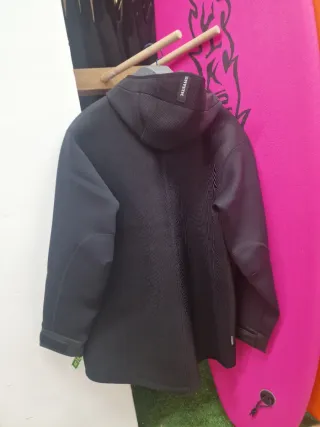 Chaqueta Mystic Neopreno 4/2mm,talla  Medium.