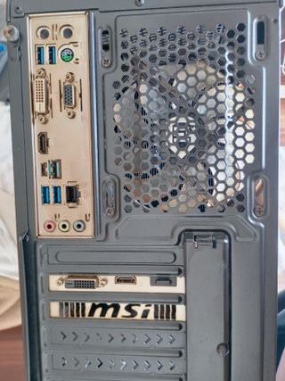 PC Gaming ASRock Intel Core i3 8100 4 núcleos