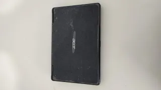 Portátil Acer averiado con cargador original.