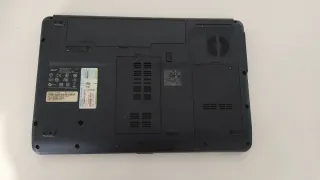 Portátil Acer averiado con cargador original.