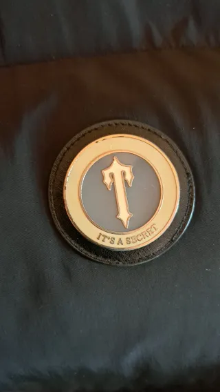 Plumas negra acolchada hombre