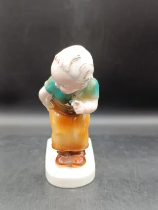 Figura niño con perro porcelana alemana