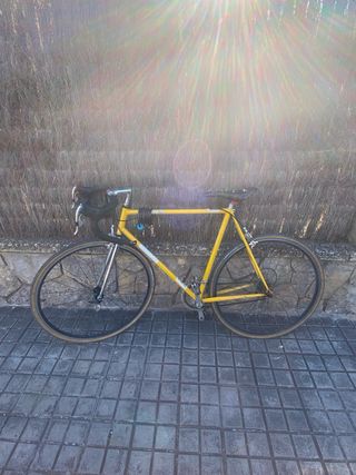 Bicicleta Vintage Amarilla