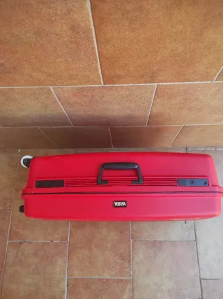 Maleta de viaje roja..Grande