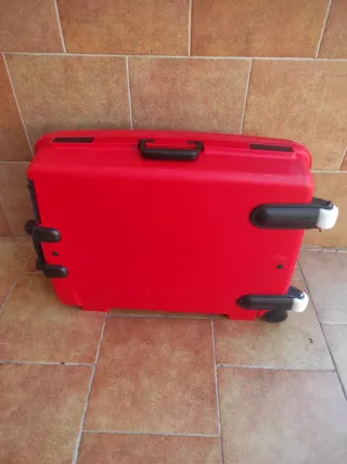 Maleta de viaje roja..Grande