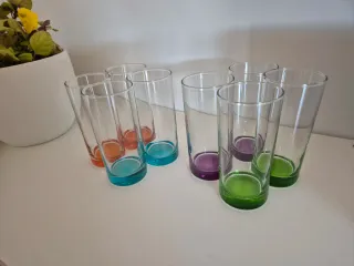Juego de 8 vasos de colores