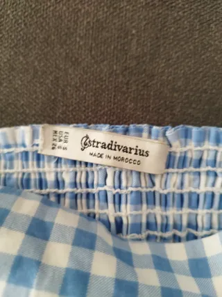 Top cuadros azul y blanco Stradivarius