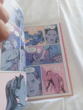 Paper Girls Tomos 1 al 3 y tomo 5