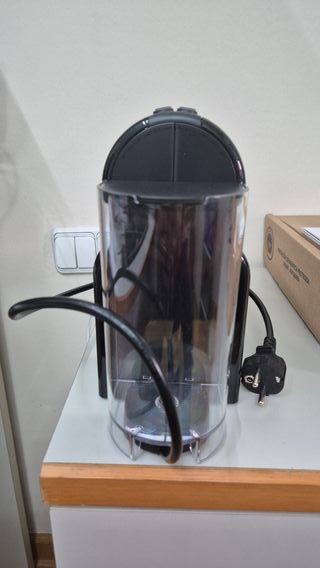 Cafetera Nespresso Inissia Delonghi Negra