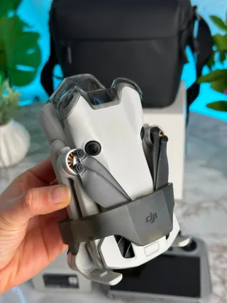 DJI Mini 4 Pro COMBO