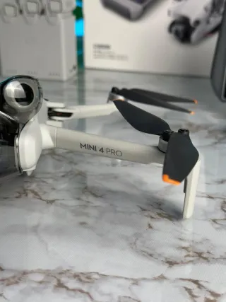 DJI Mini 4 Pro COMBO