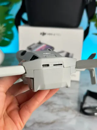 DJI Mini 4 Pro COMBO