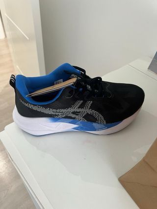 Zapatillas ASICS Novablast 5 Talla 45
