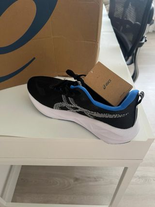 Zapatillas ASICS Novablast 5 Talla 45