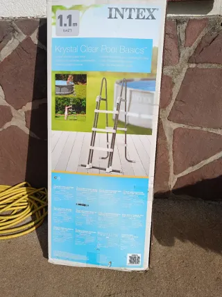 Escalera Intex Krystal Clear 1.1m