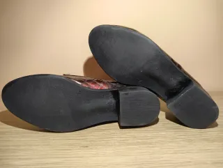 Zapatos de cordones color burdeos