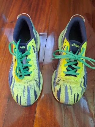 Tenis Asics T40 Nuevos. Súper ligeros.