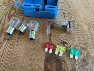 Kit Bombillas Coche y Fusibles