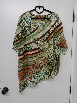 Conjunto Blusón y Pantalones.