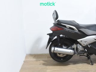 YAMAHA XMAX 250