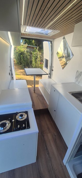 Furgoneta camperizada Ford Transit 2014