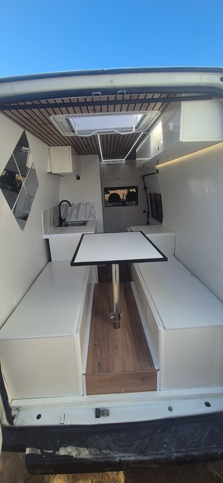 Furgoneta camperizada Ford Transit 2014