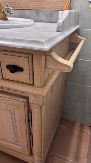 Mueble de baño con espejo y apliques