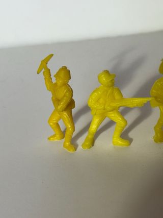 5 soldatini di plastica vintage anni '70