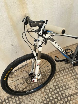 Bicicleta Giant Talon Gris/Blanco