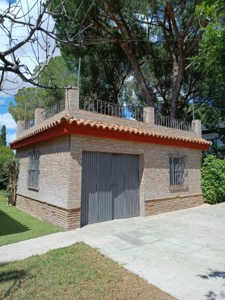 Chalet casa independiente en Sevilla con pozo