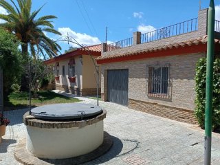 Chalet casa independiente en Sevilla con pozo