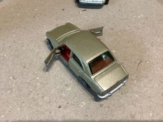 Coche Escala 1/64 Peugeot 504 Guisval