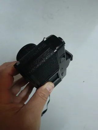 Cámara Chinon TN-100 con flash Hitacon 930B